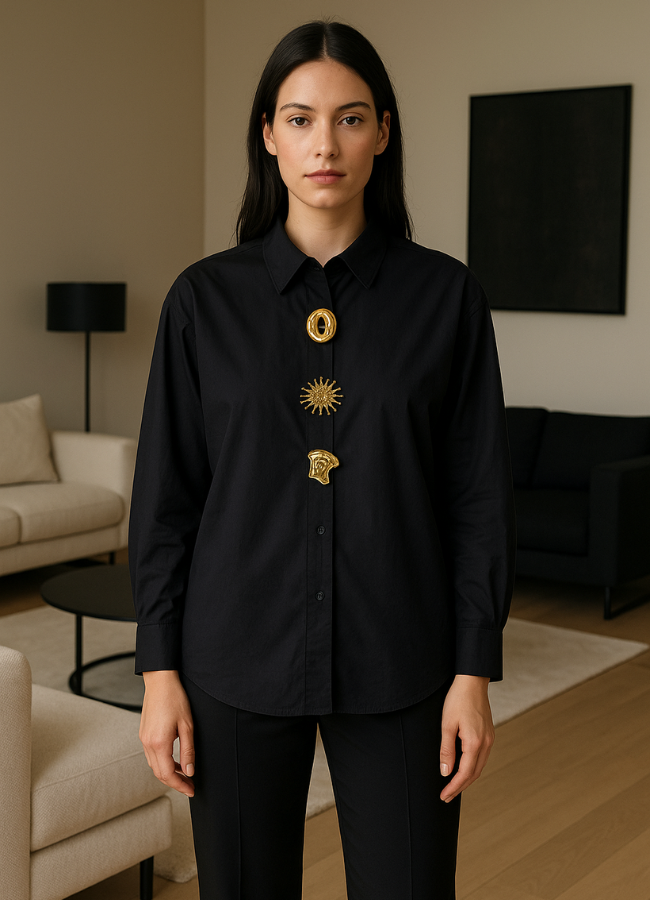 Camisa Black botón dorado