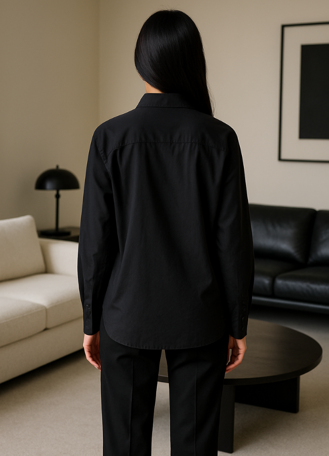 Camisa Black botón dorado